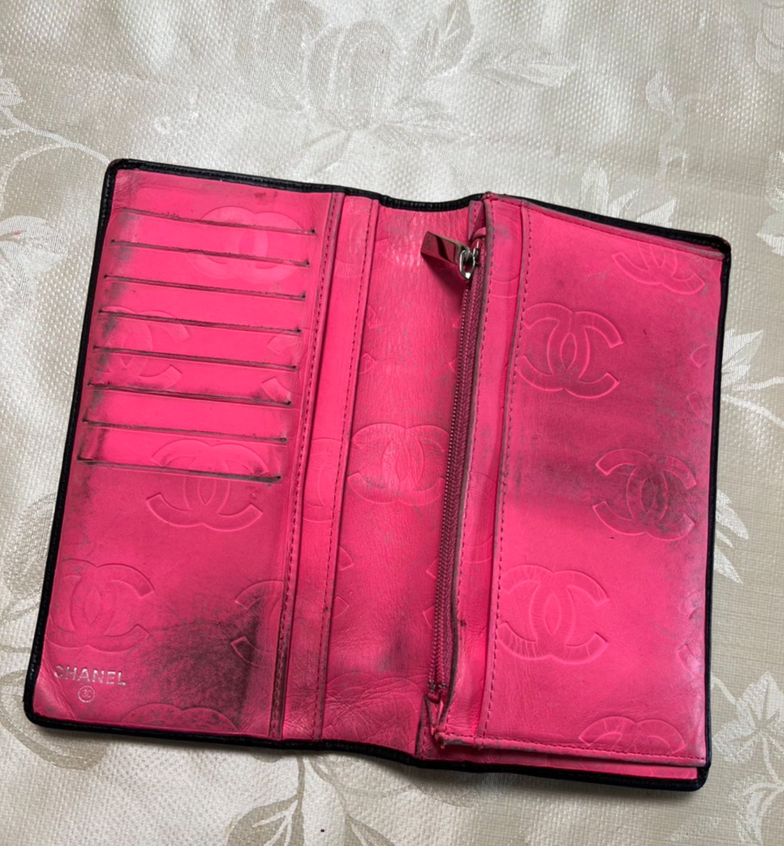 CHANEL長財布 内装クリーニング前